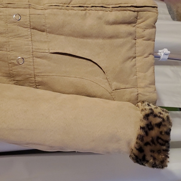 FC Girl coat - Picture 3 of 5